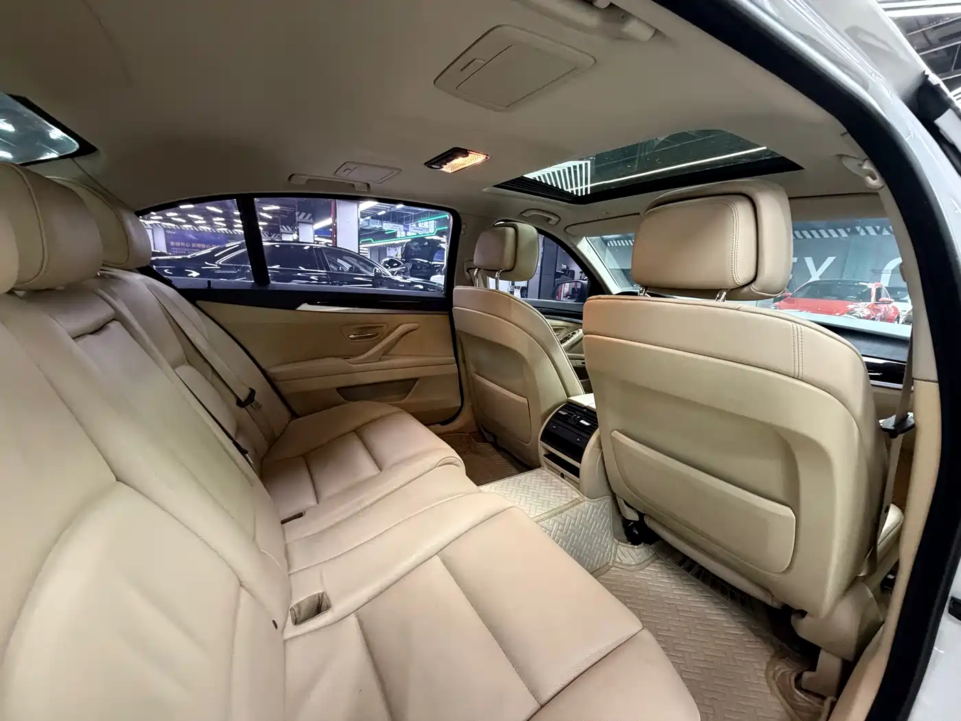 BMW 5 Series 2014 525Li Luxury Design Package фото 21