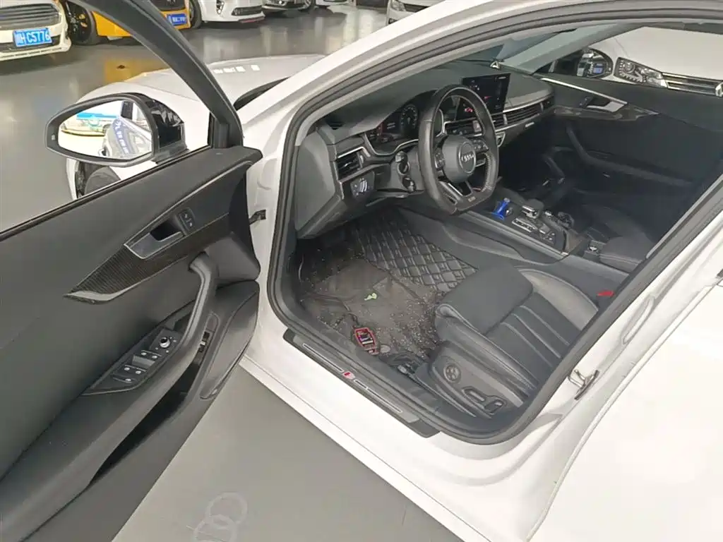 Audi A4L 2020 40 TFSI Luxury Dynamic фото 16