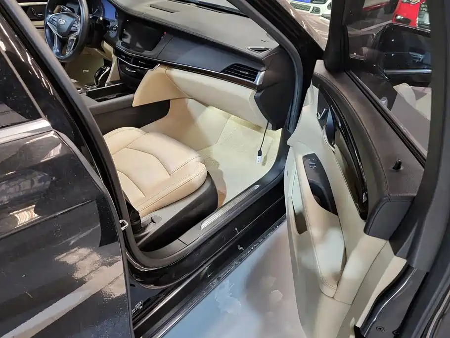 Фото 8 - Cadillac CT6
