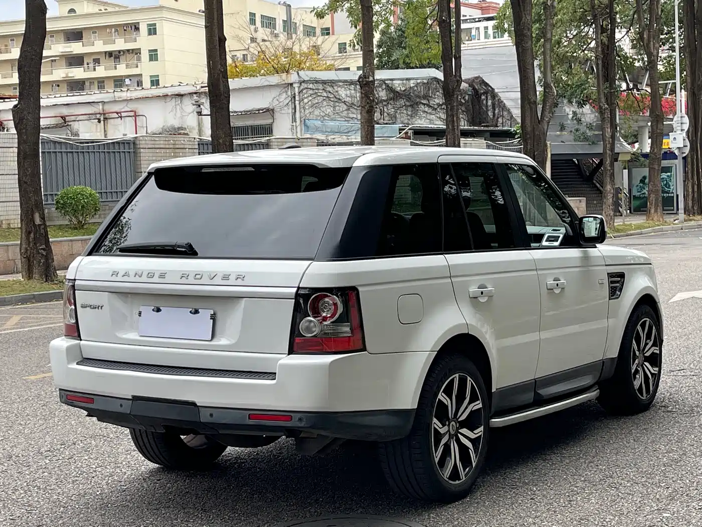 Land Rover Range Rover Sport 2012 3.0 TDV6 HSE Diesel Version фото 8