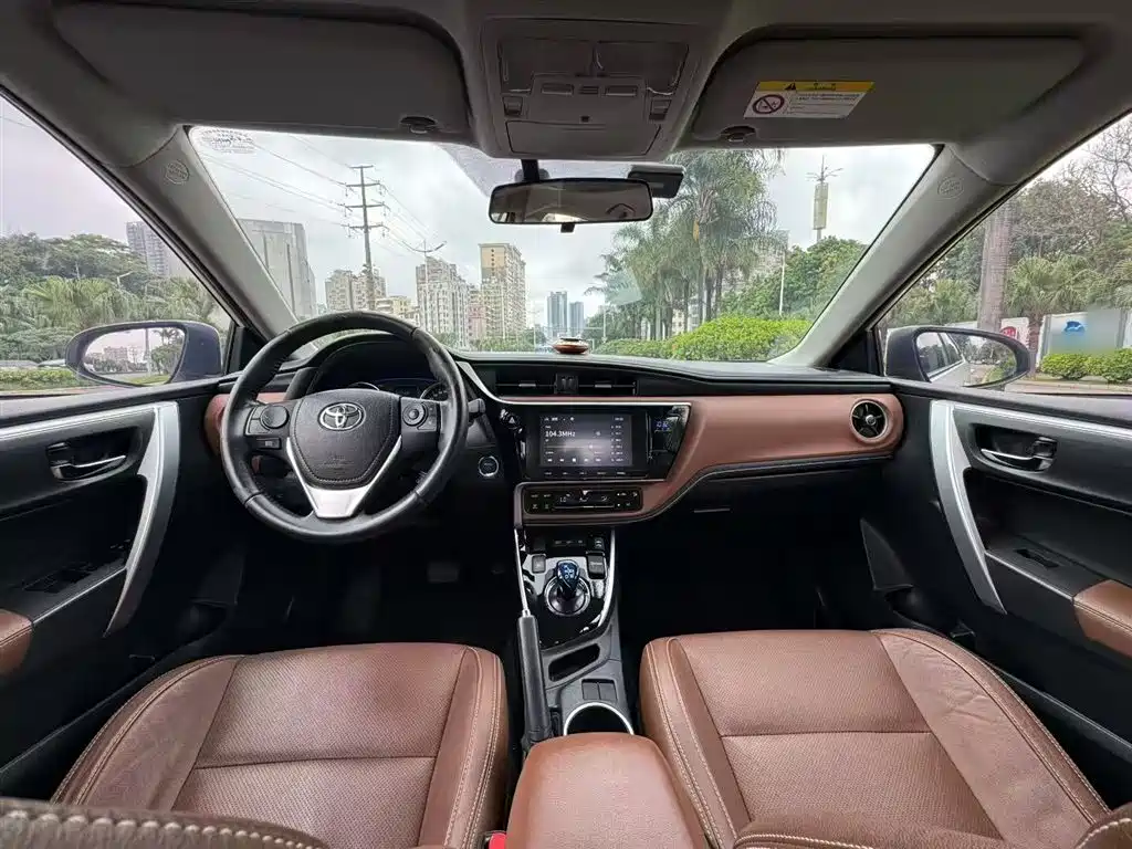 Toyota Levin Twin Engine E+ 2019 1.8PH V E-CVT Luxury Edition фото 10