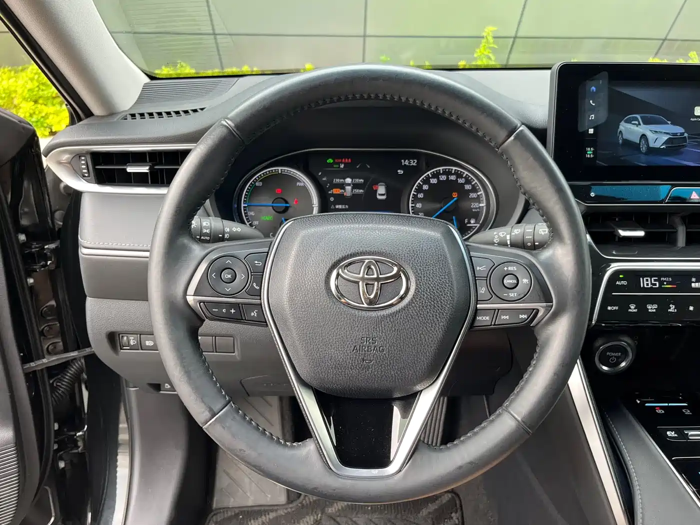 Toyota Lingfang HARRIER 2023 Hybrid 2.5L CVT 2WD Luxury Edition фото 18