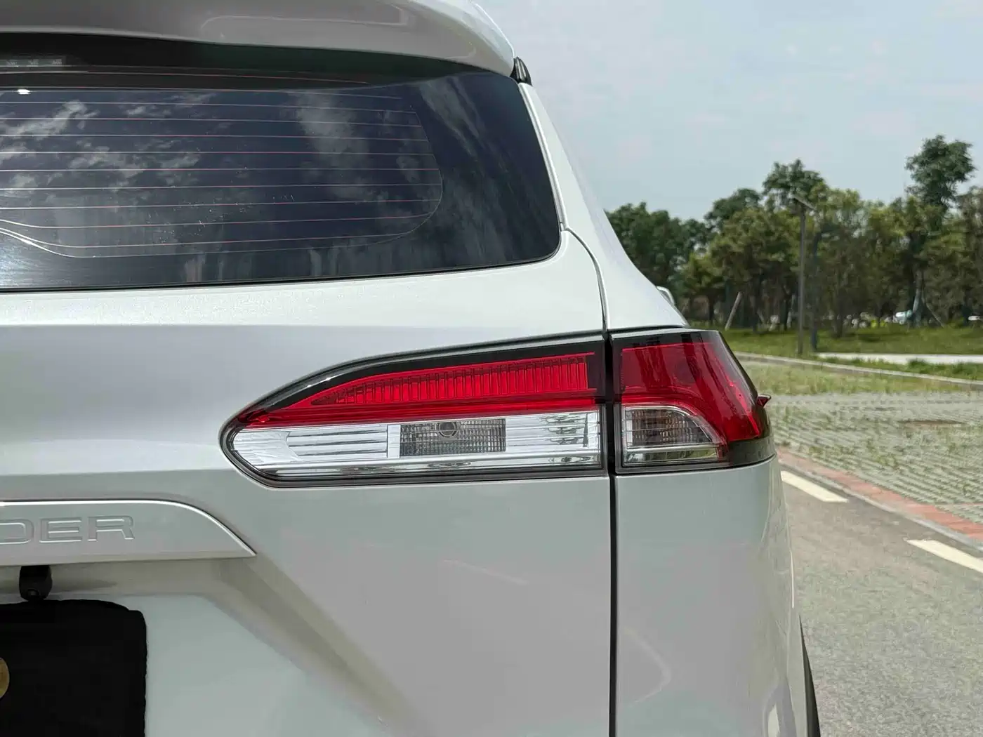 Toyota Frontlander 2024 2.0L CVT Elite Edition фото 16