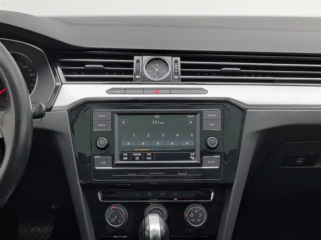 Volkswagen Magotan 2018 330TSI DSG Leading фото 12