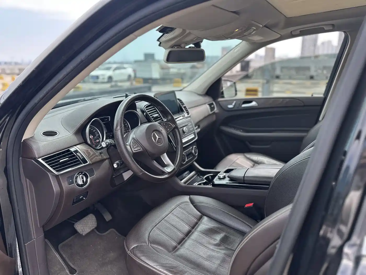 Mercedes-Benz GLE 2016 GLE 320 4MATIC Luxury фото 13