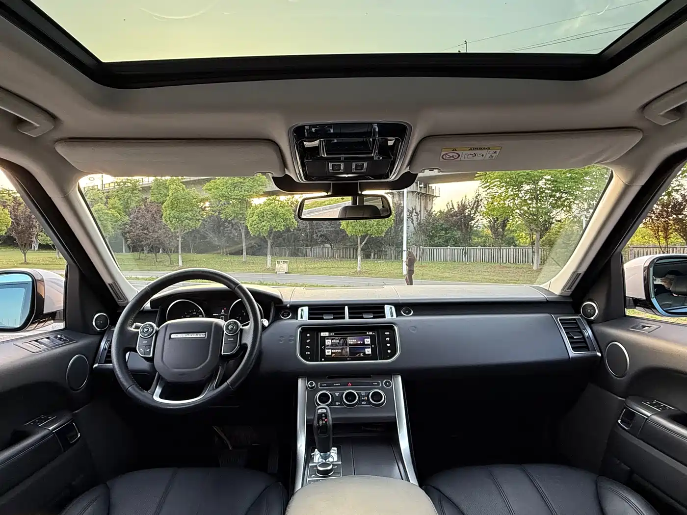 Land Rover Range Rover Sport 2016 Model 3.0 SC V6 SE фото 13
