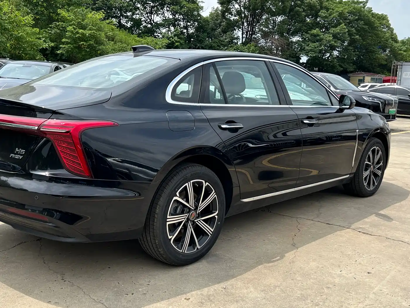 RED FLAG H5 PHEV