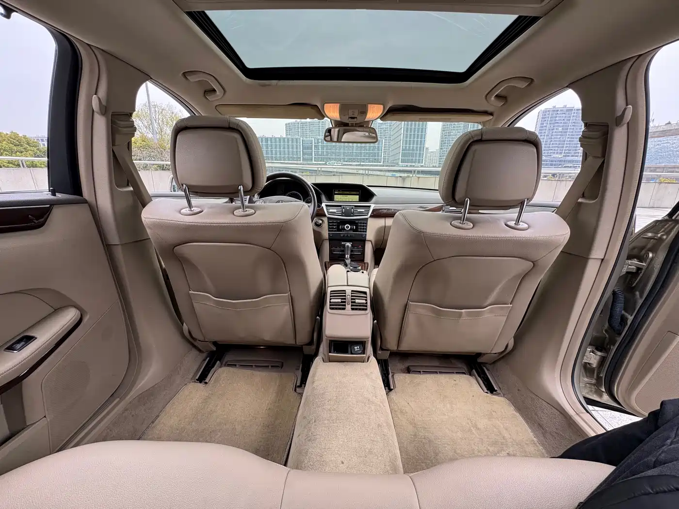 Mercedes-Benz E-Class 2011 E 200 L CGI Elegance фото 23