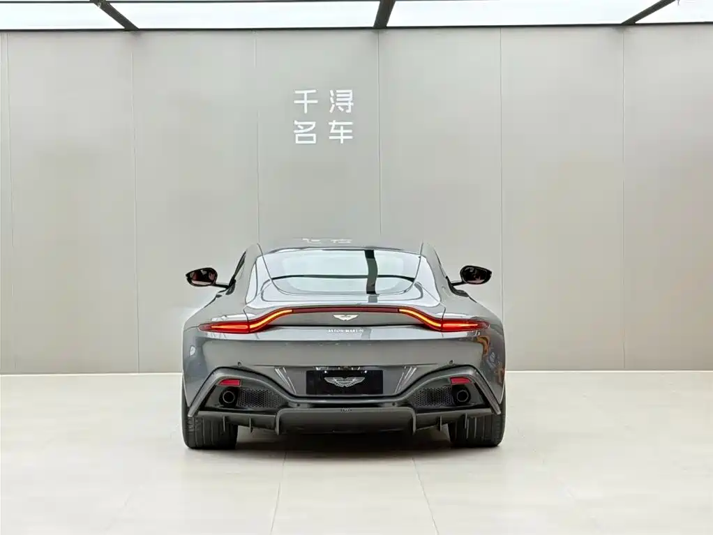 Aston Martin V8 Vantage 2019 2018 4.0T V8 Coupe