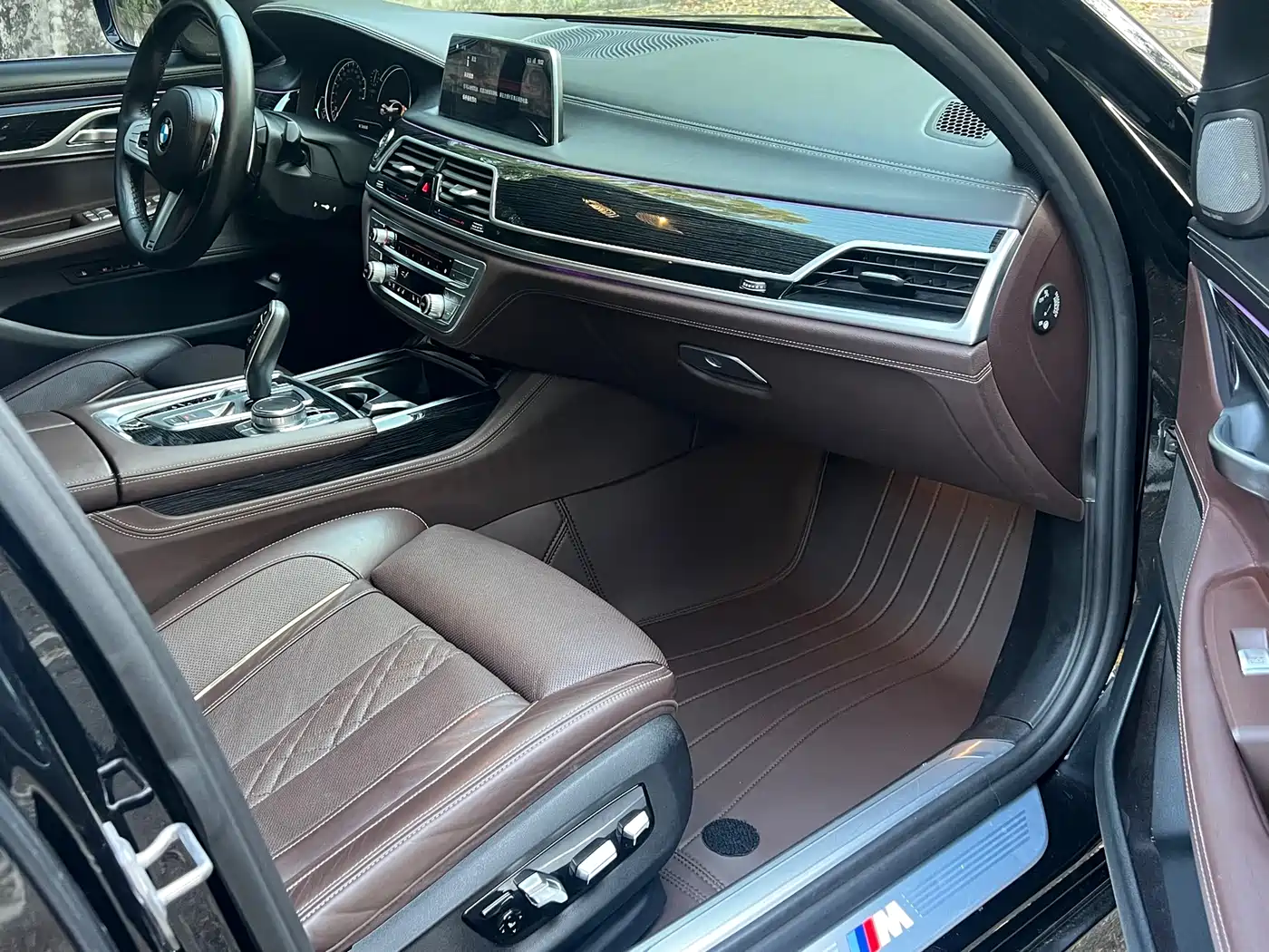 BMW 7 Series 2018 740Li Leading Type M Sport Package фото 14