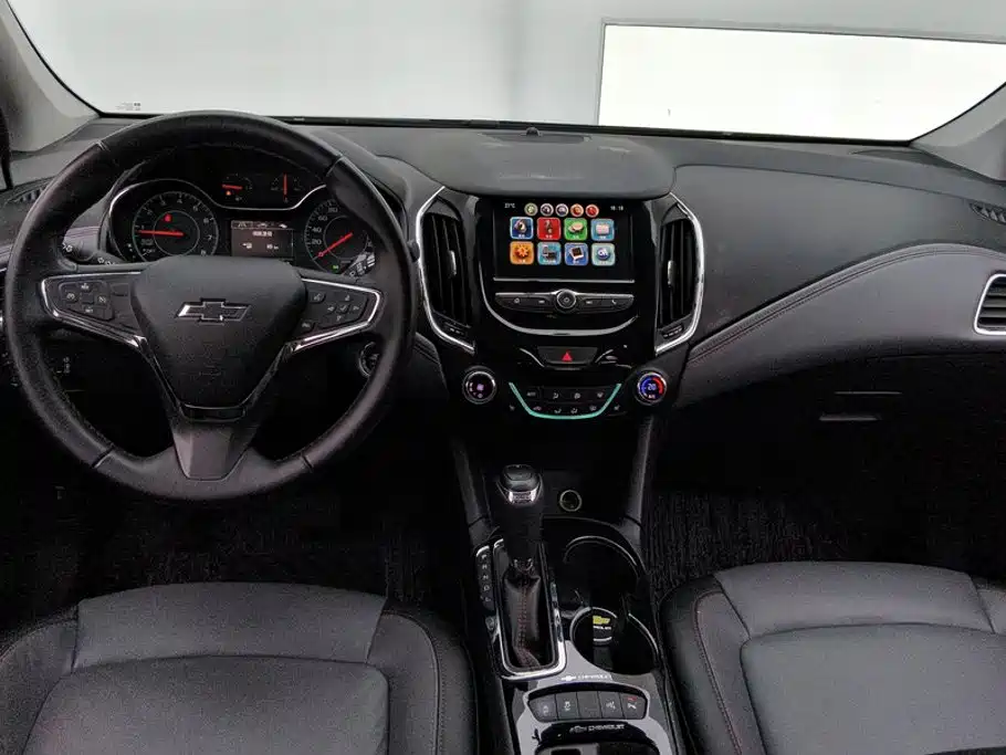 Фото 12 - Chevrolet Cruze