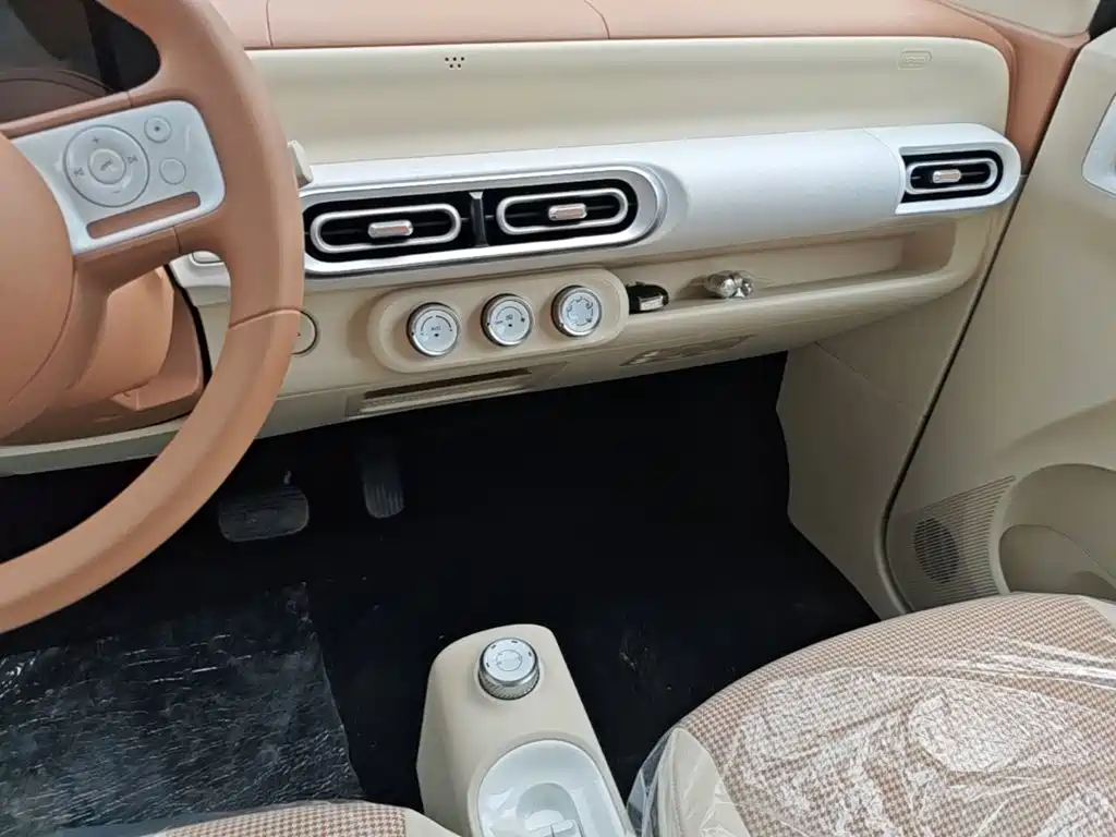 Wuling Motors Hongguang MINIEV 2026 2024 3rd Generation 215km Youth Edition