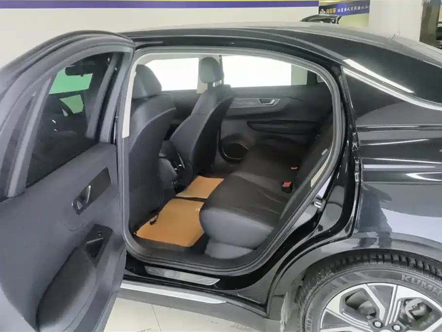 Hongqi E-QM5 2021 Ride-hailing Charging Basic Edition 5-seater фото 11