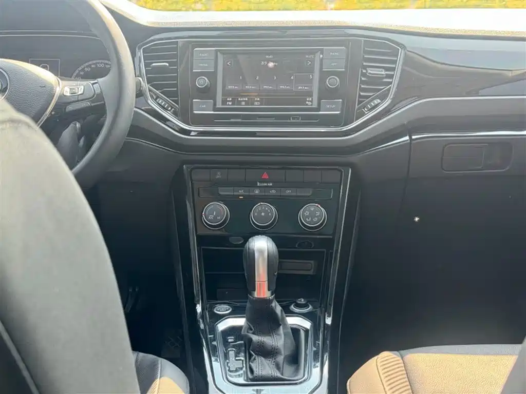 Volkswagen T-ROC 2018 280TSI DSG 2WD Comfort (China V) фото 17