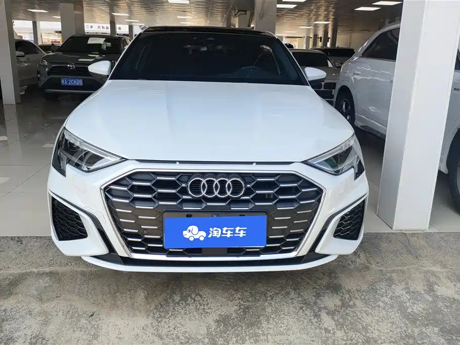 Audi A3 2023 Facelift Sportback 35 TFSI Fashion Sport фото 2