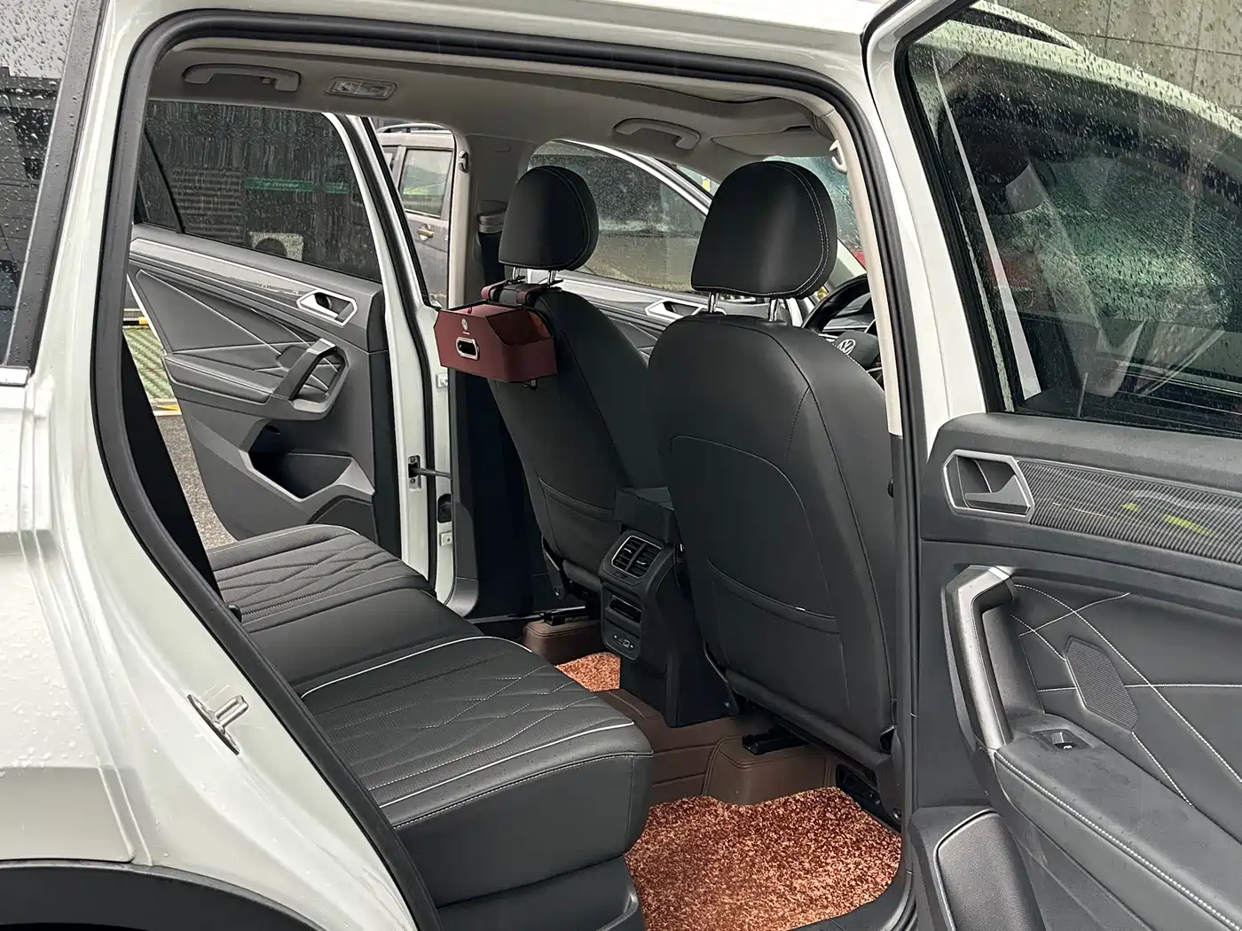 Volkswagen Tiguan L 2023 330TSI Auto 2WD R-Line Premium Edition фото 8
