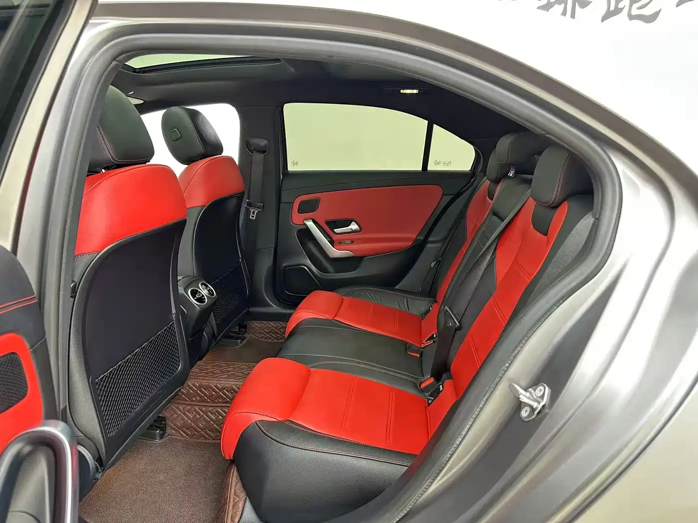 Mercedes-Benz A-Class AMG 2019 AMG A 35 L 4MATIC фото 8