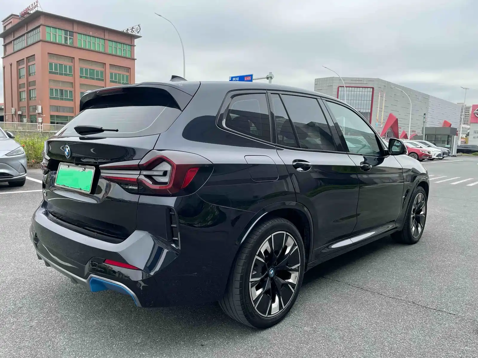 Фото 9 - BMW iX3