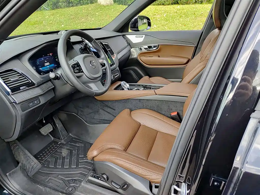 VOLVO XC90 PLUG IN HYBRID