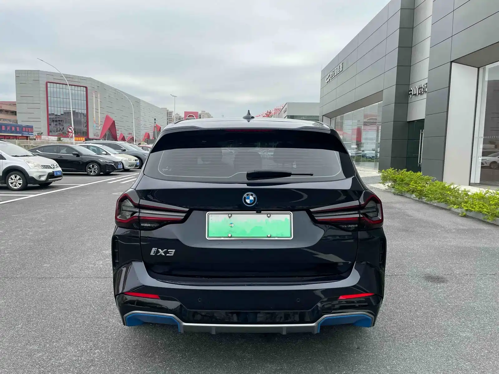 Фото 8 - BMW iX3