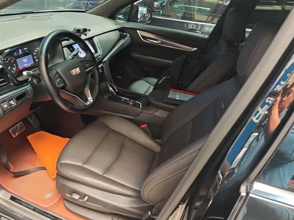 Cadillac XT6 2022 2.0T 7-Seater 4WD Trend Edition фото 15