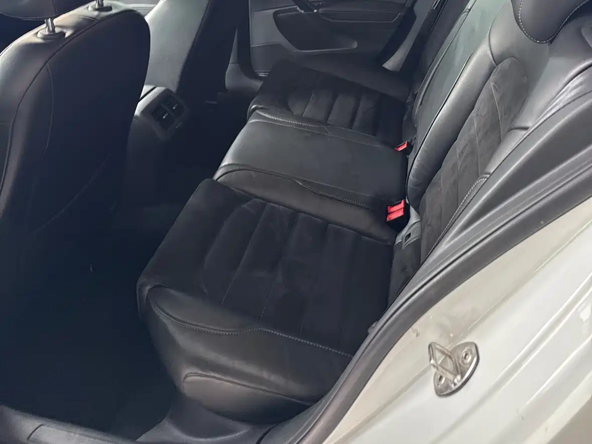 Volkswagen Golf 2018 230TSI Automatic Luxury фото 11
