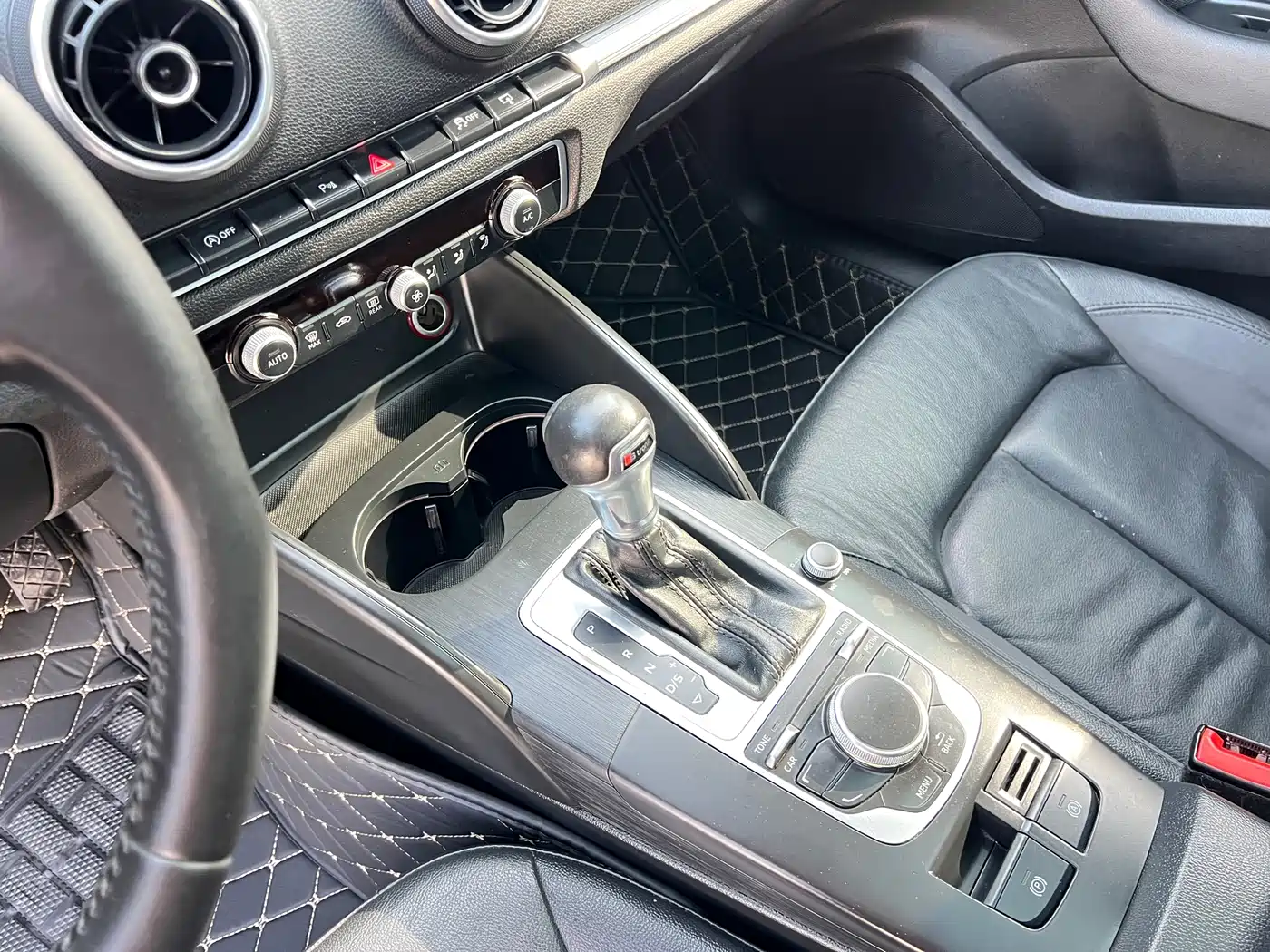 Audi A3 2015 Sportback 35 TFSI Millionth Anniversary Joyful Enjoyment Type фото 9