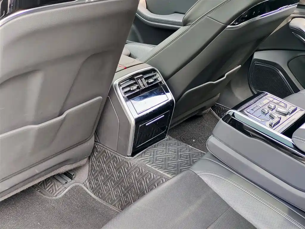 Hongqi H9 2020 2.0T Smart Connection Qi Xiang Edition фото 9