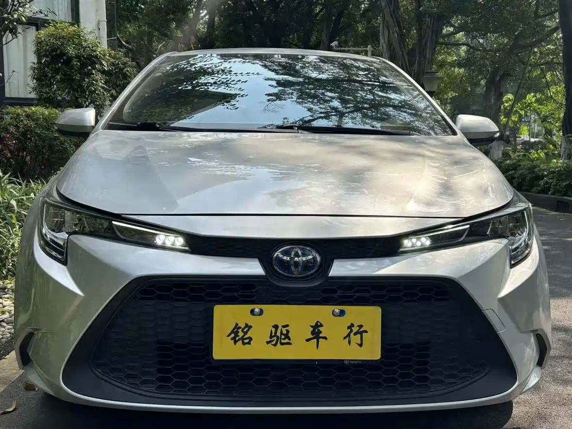 Toyota Levin 2022 Dual Engine 1.8H E-CVT Leading Edition фото 2