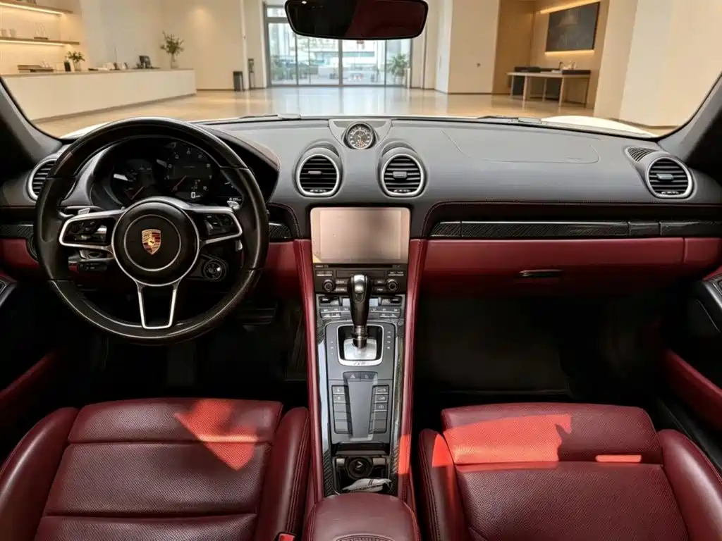 Porsche 718 2020 Cayman 2.0T фото 6