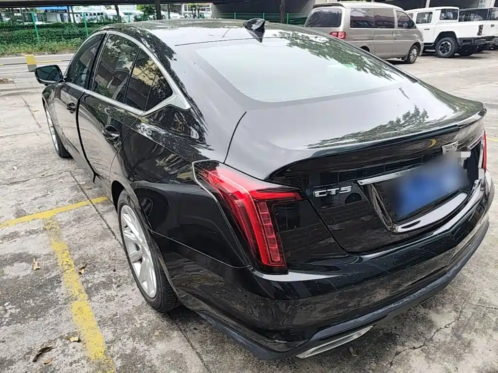 صورة 5 - Cadillac CT5