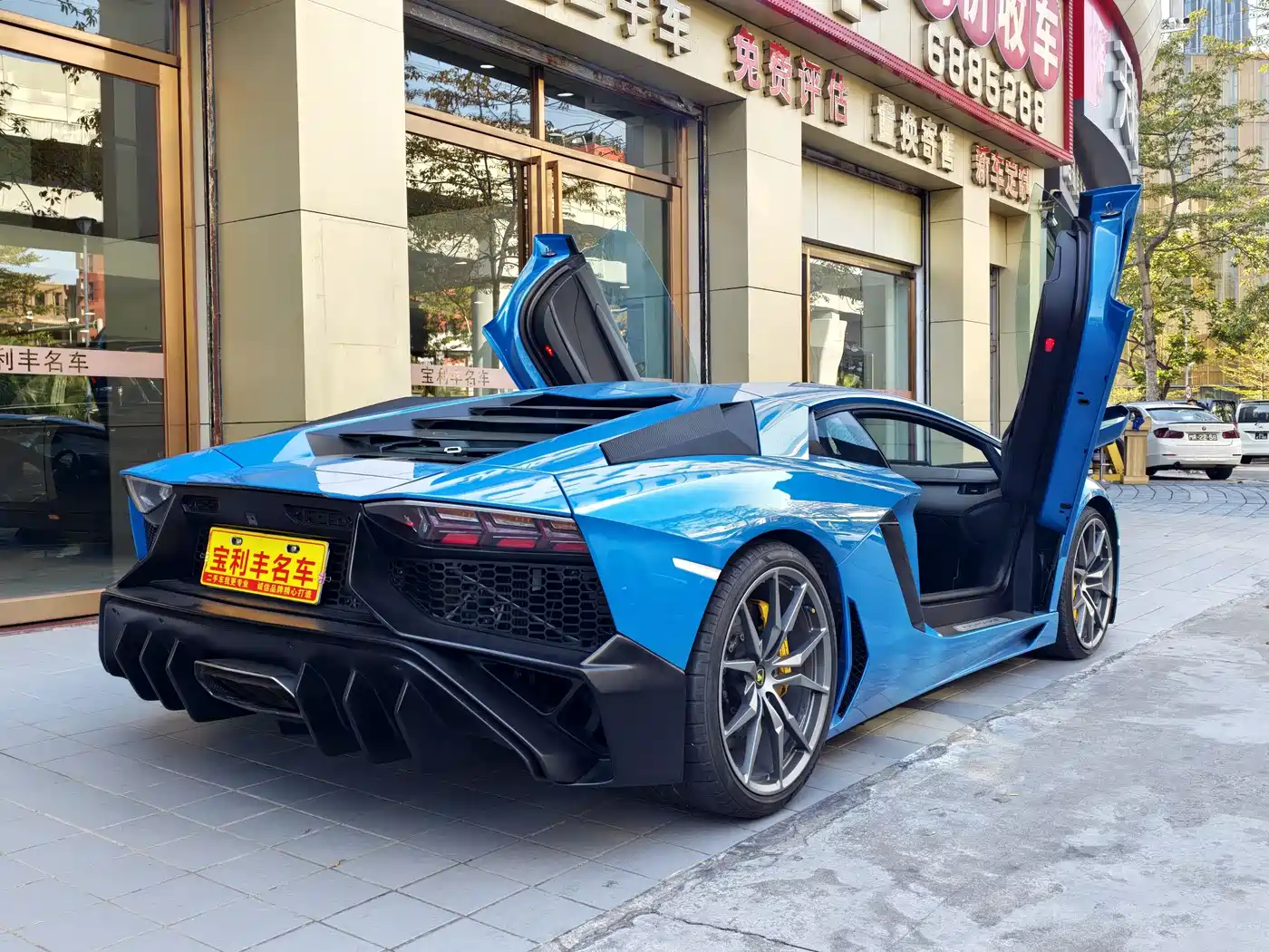 Lamborghini Aventador 2011 LP 700-4 фото 6