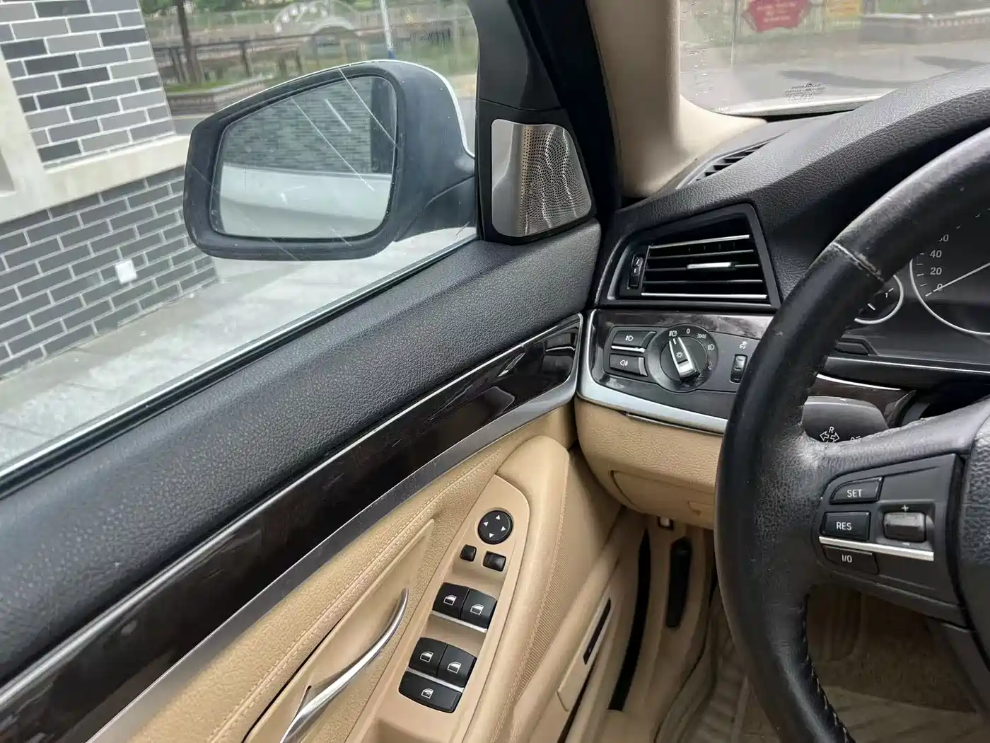 BMW 5 Series 2011 528Li Luxury фото 13