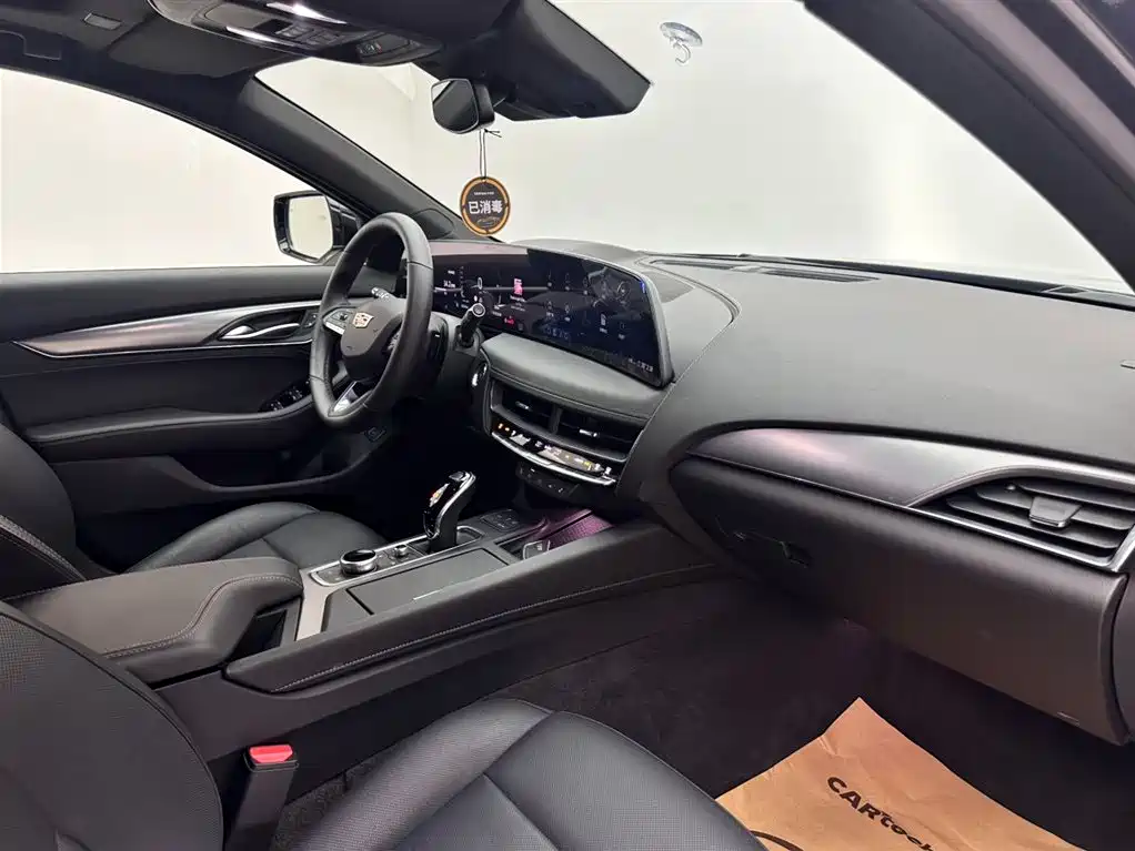 Cadillac CT5 2024 28T Luxury Model Pro фото 11