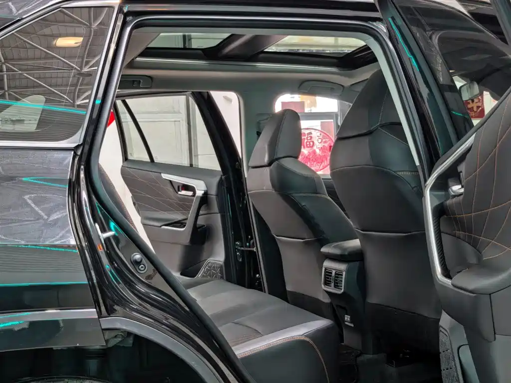 Toyota RAV4 Rongfang 2024 2.0L CVT FWD Style Plus Edition фото 8