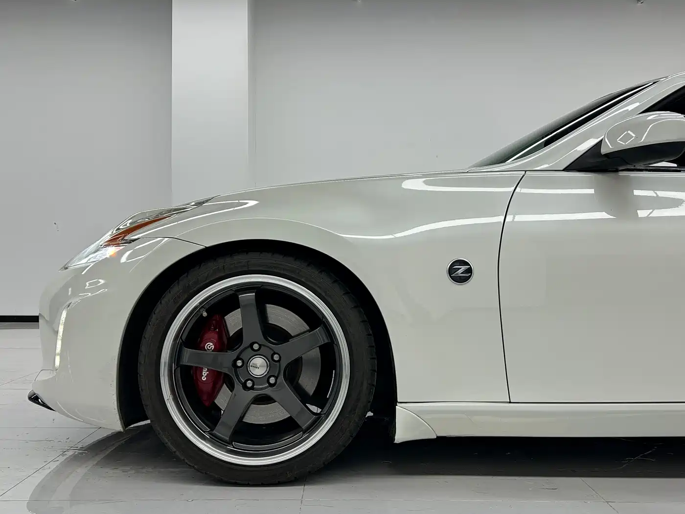 Nissan 370Z 2013 3.7L Coupe фото 6