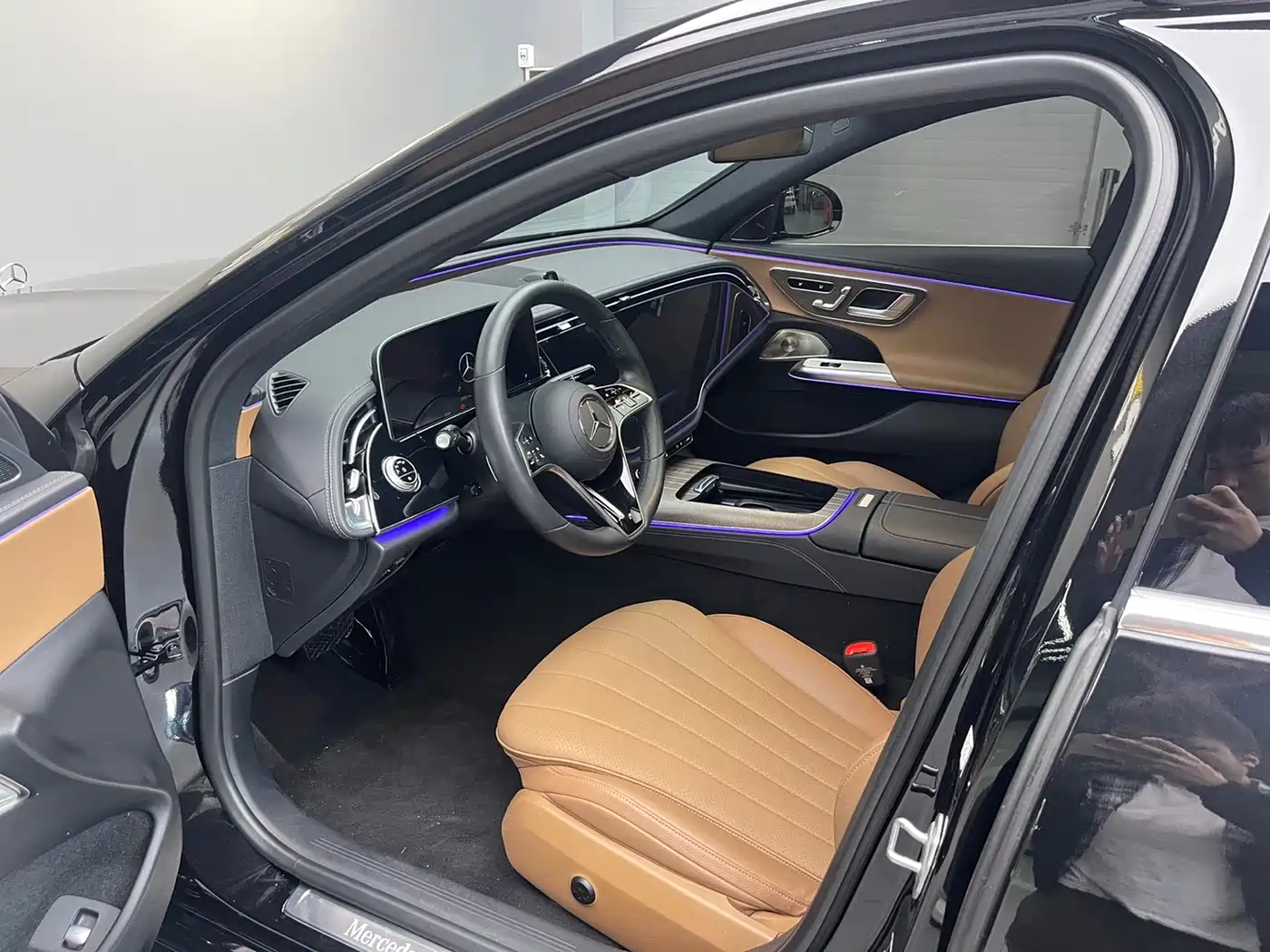 Mercedes-Benz E-Class 2024 Model E 300 L Luxury фото 10