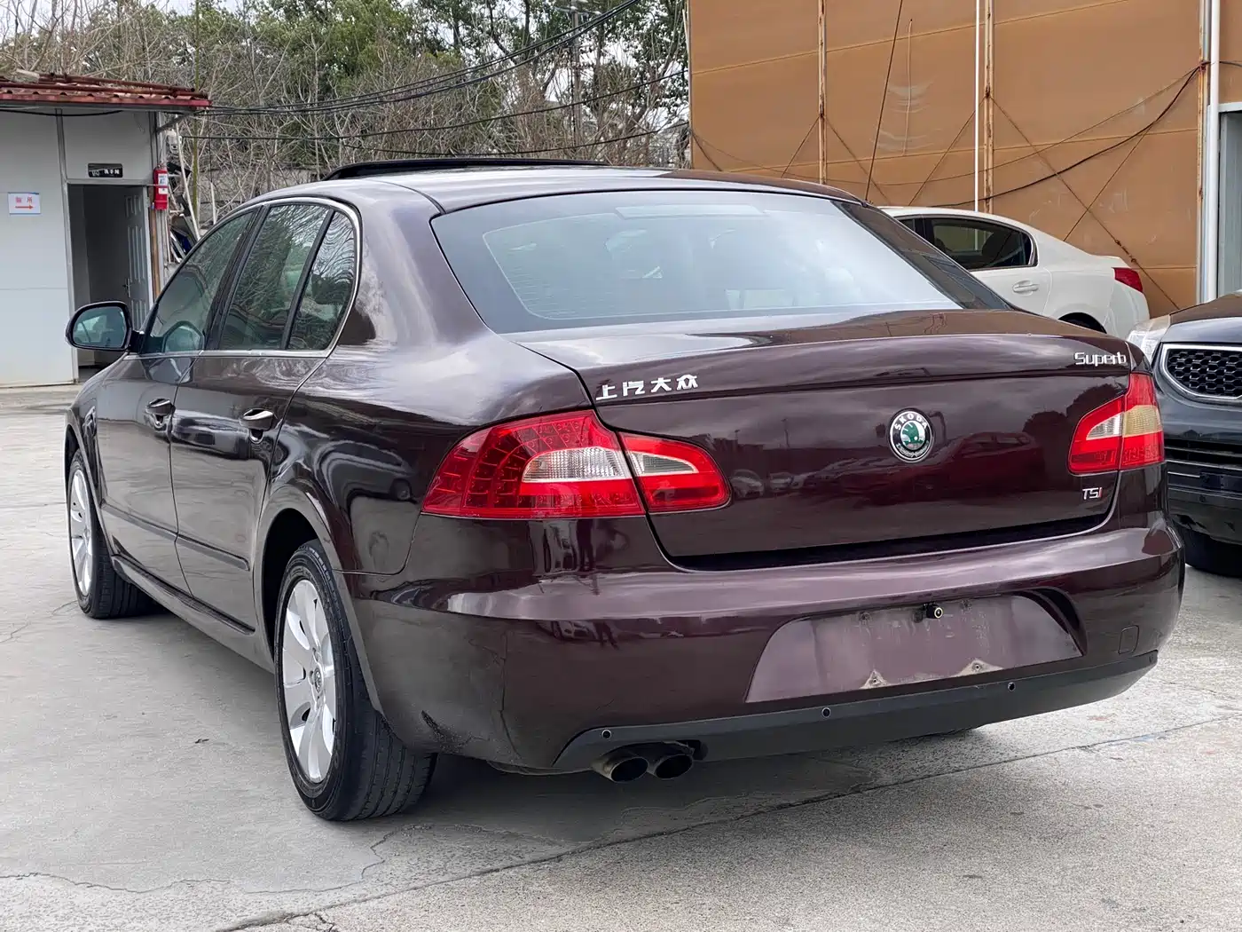 Škoda Superb 2010 1.4TSI DSG Grace Edition фото 15