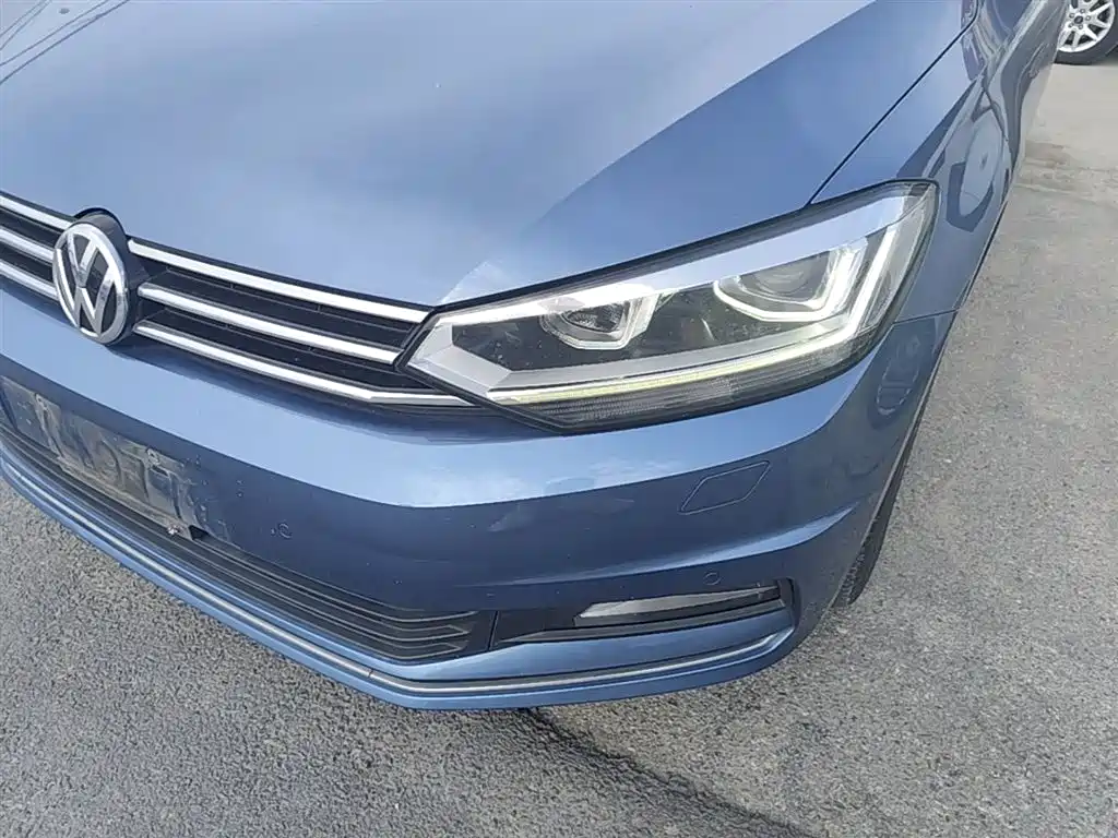 Volkswagen Touran 2018 Touran L 280TSI DSG Luxury 7-seater фото 24