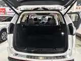 Фото 13 - Ford Edge