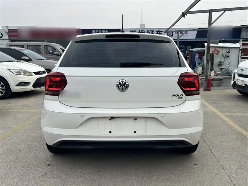 Volkswagen Polo 2019 Plus 1.5L Automatic Panorama Enjoyment Edition фото 3