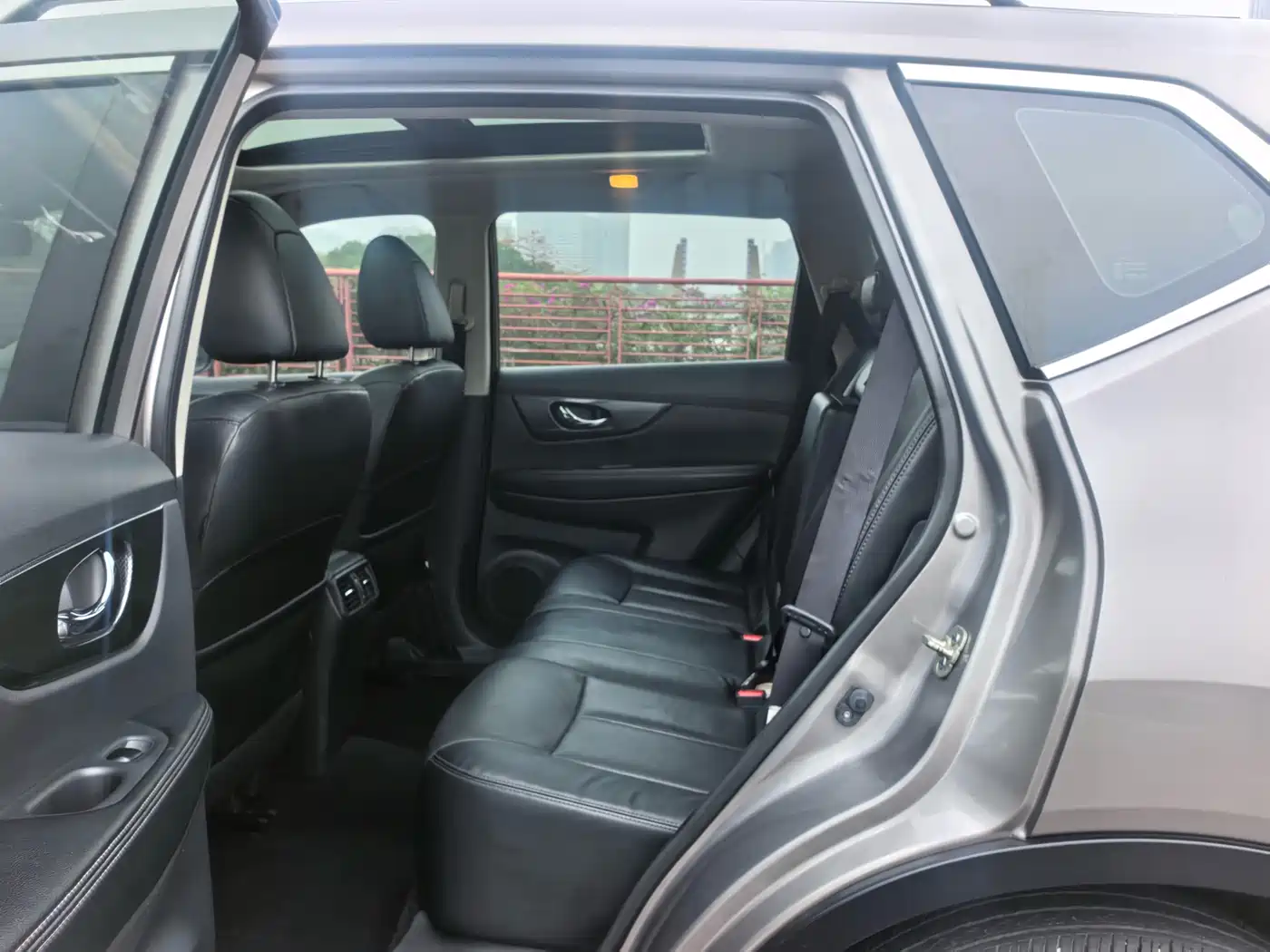 Photo 5 - Nissan X-Trail