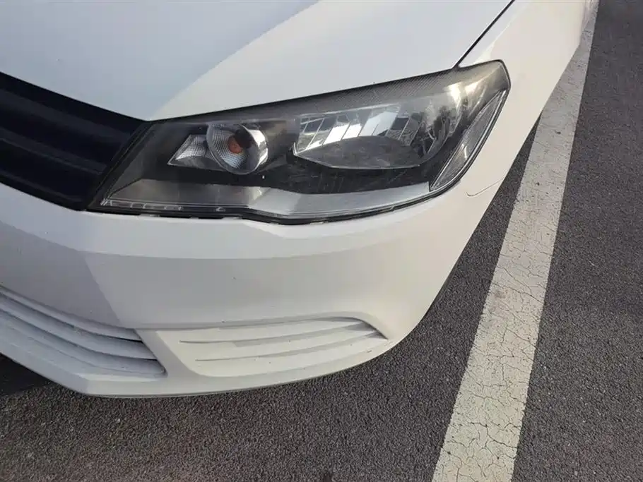 Volkswagen Jetta 2015 Value Edition 1.6L Manual Fashion фото 5