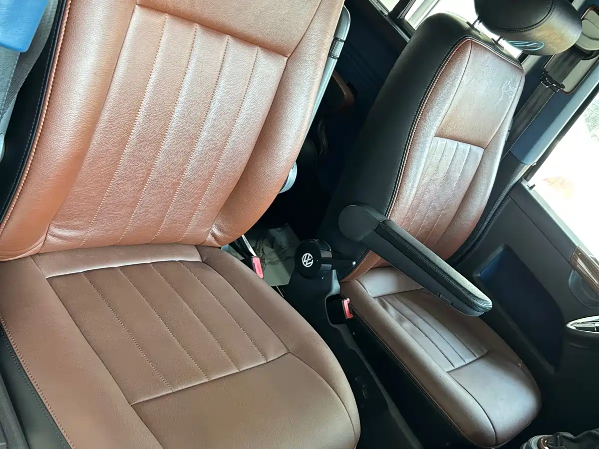 Volkswagen Caravelle 2014 2.0TSI 4WD Comfort Edition фото 16