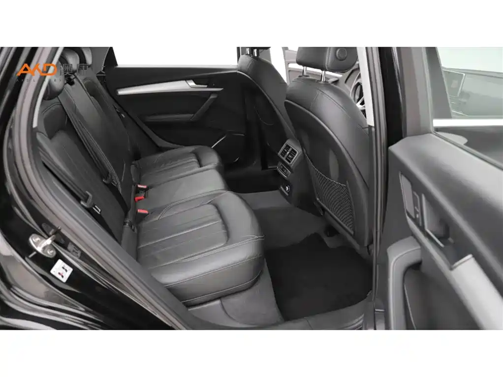 Audi Q5L 2020 Facelift 40 TFSI Honor Fashion фото 8