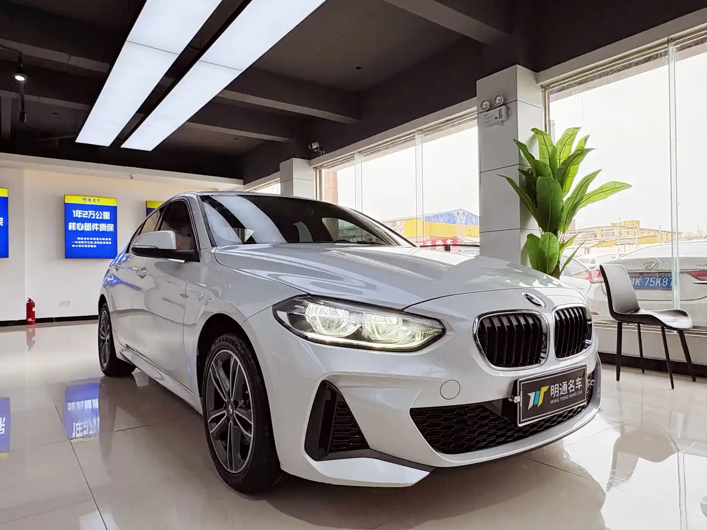 BMW 1-SERIES
