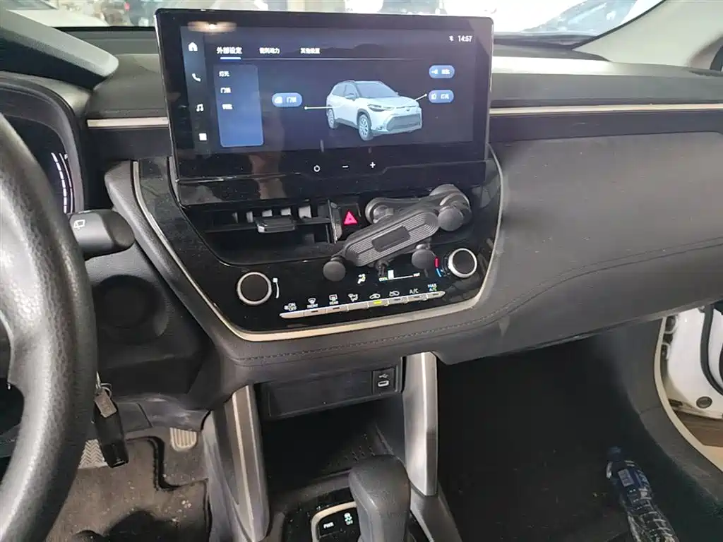 Toyota Frontlander 2023 2.0L CVT Elite Edition фото 20