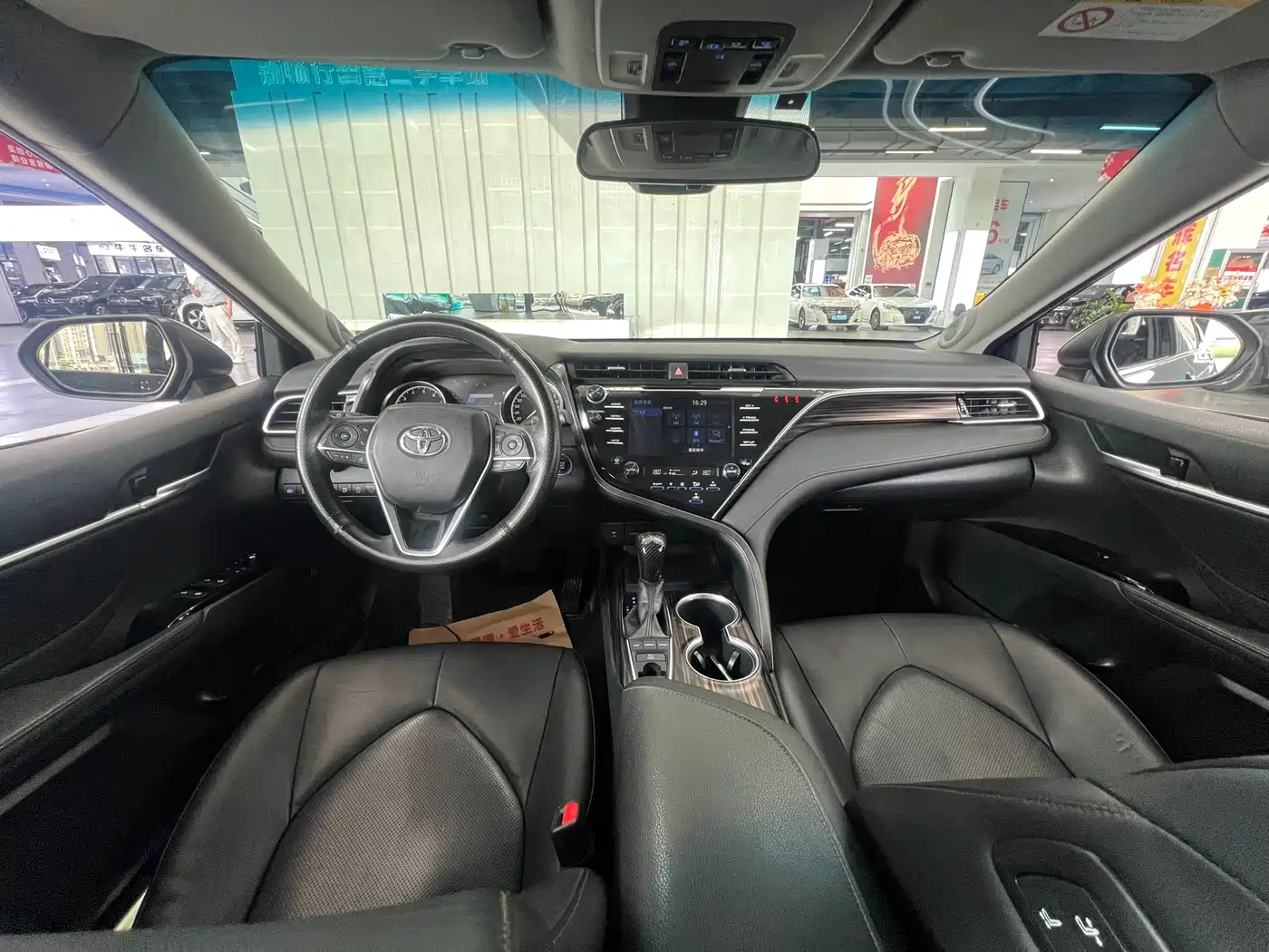 Toyota Camry 2018 2.5G Luxury Edition фото 19