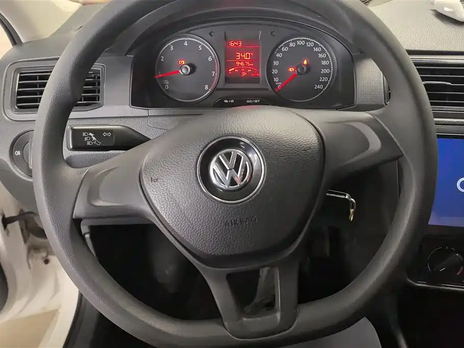 Volkswagen Santana 2016 1.6L Manual Trend Edition фото 15