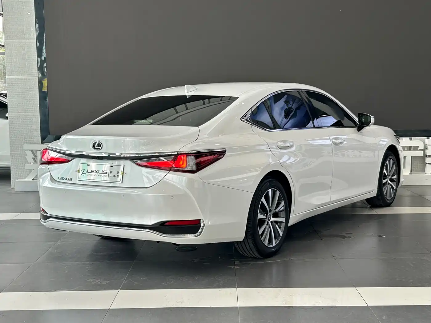 Lexus ES 2020 200 Excellence фото 4